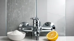 Ako odstrániť vodný kameň v kúpeľni bez chémie: citrón, ocot a kyselina citrónová